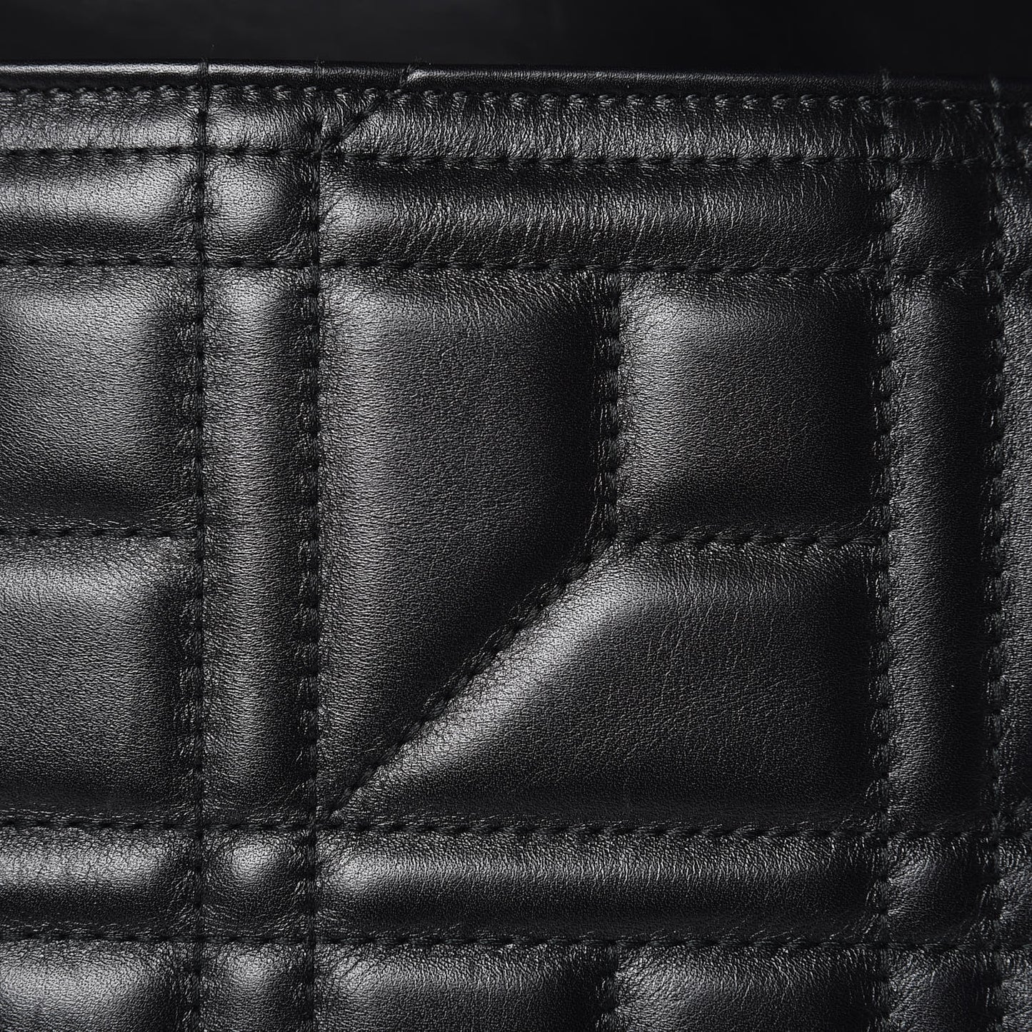 Calfskin Matelasse Studded Medium GG Marmont Shoulder Bag Black