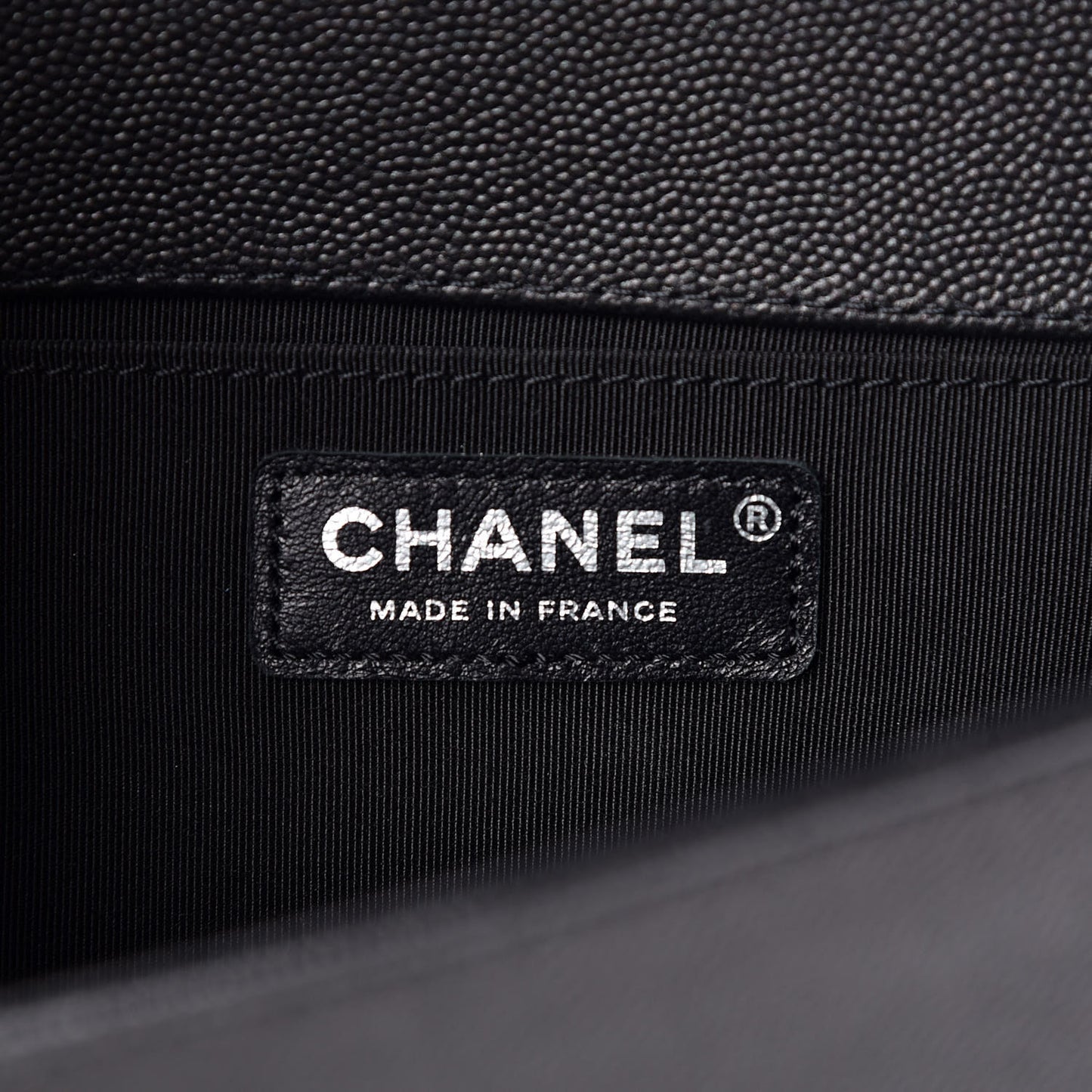 Caviar Quilted Medium Boy Flap So Black