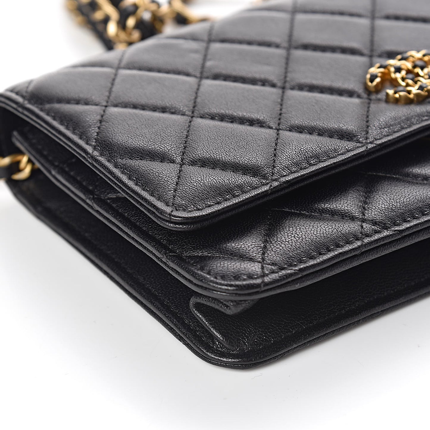 Lambskin Quilted Infinity Wallet On Chain WOC Black