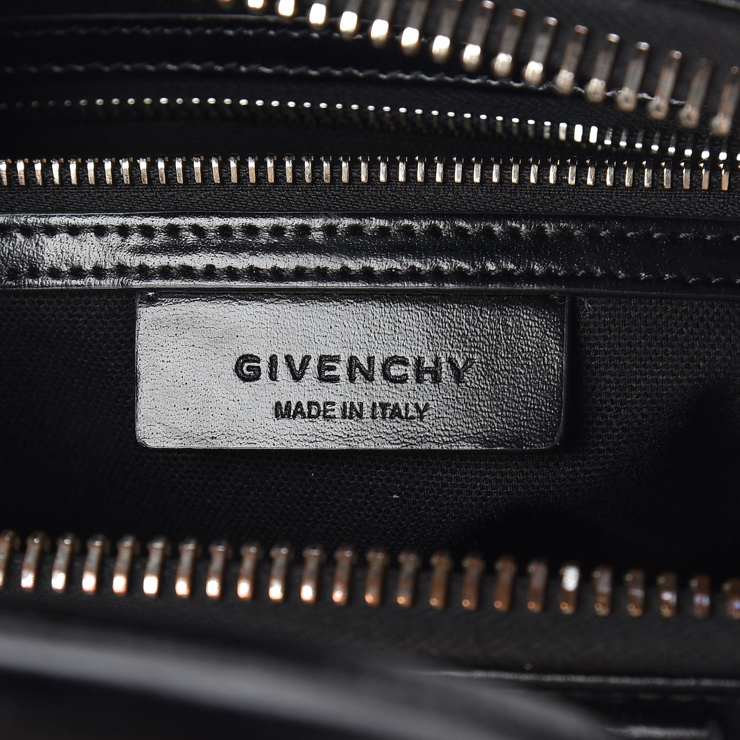 Shiny Lord Calfskin Small Antigona Black