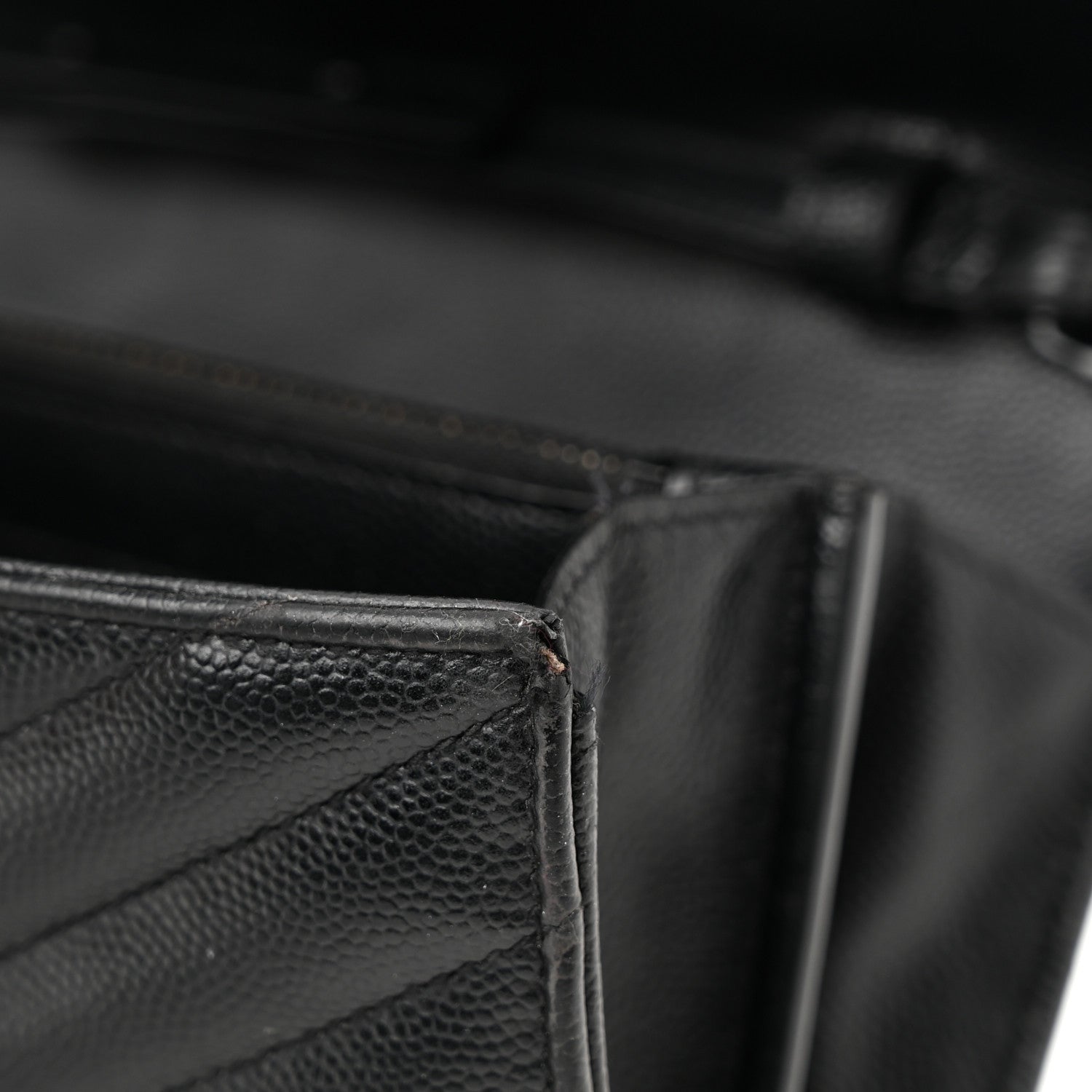 Saint Laurent Grain De Poudre Matelasse Chevron Monogram Monochrome Chain Wallet Black 11 of 13