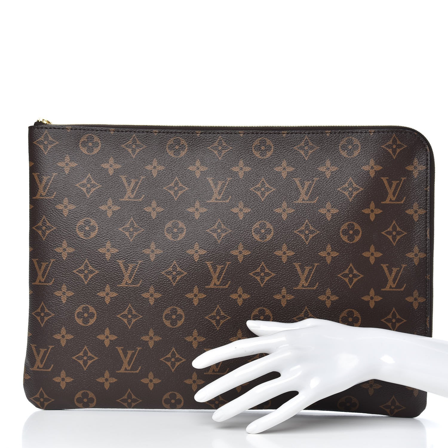 Louis Vuitton Monogram Etui Voyage GM Pouch 2 of 6