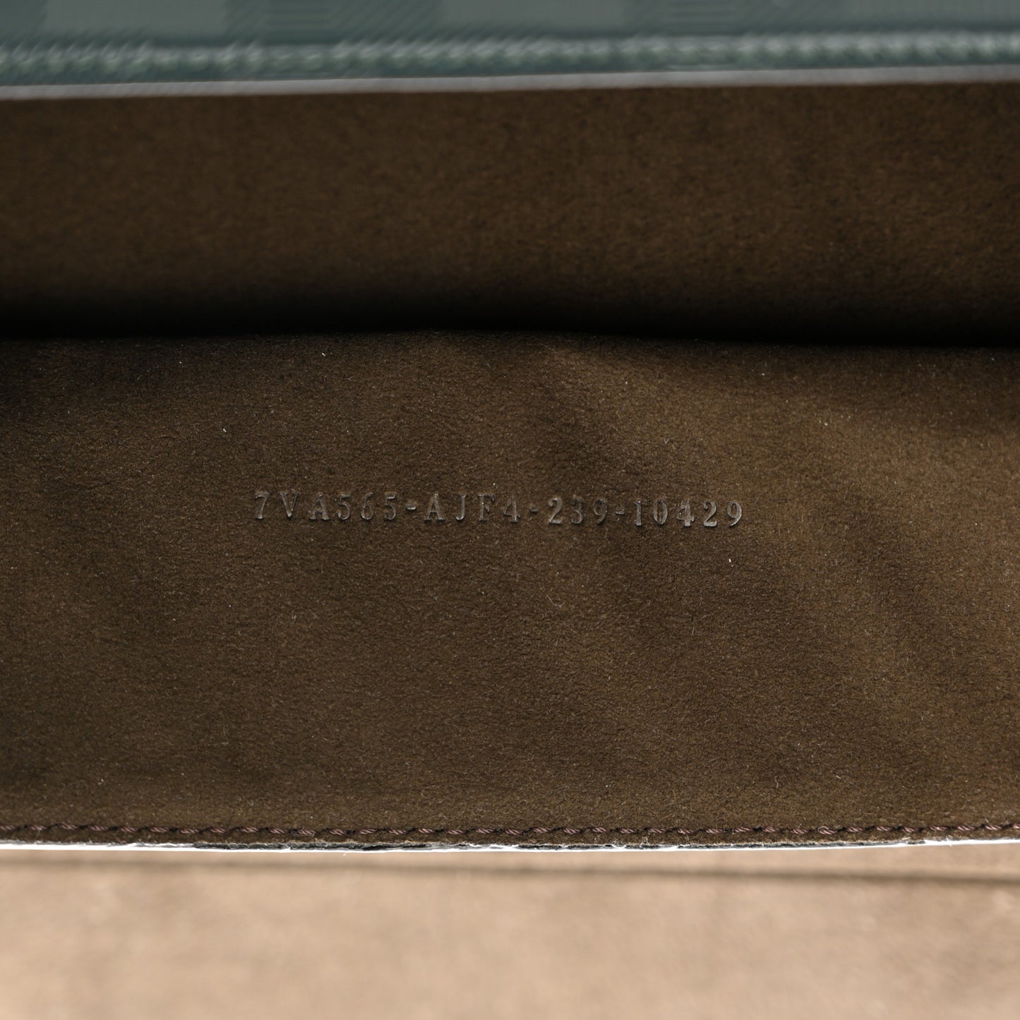 Vitello King FF Lines Embossed Baguette Soft Trunk Verde Inglese