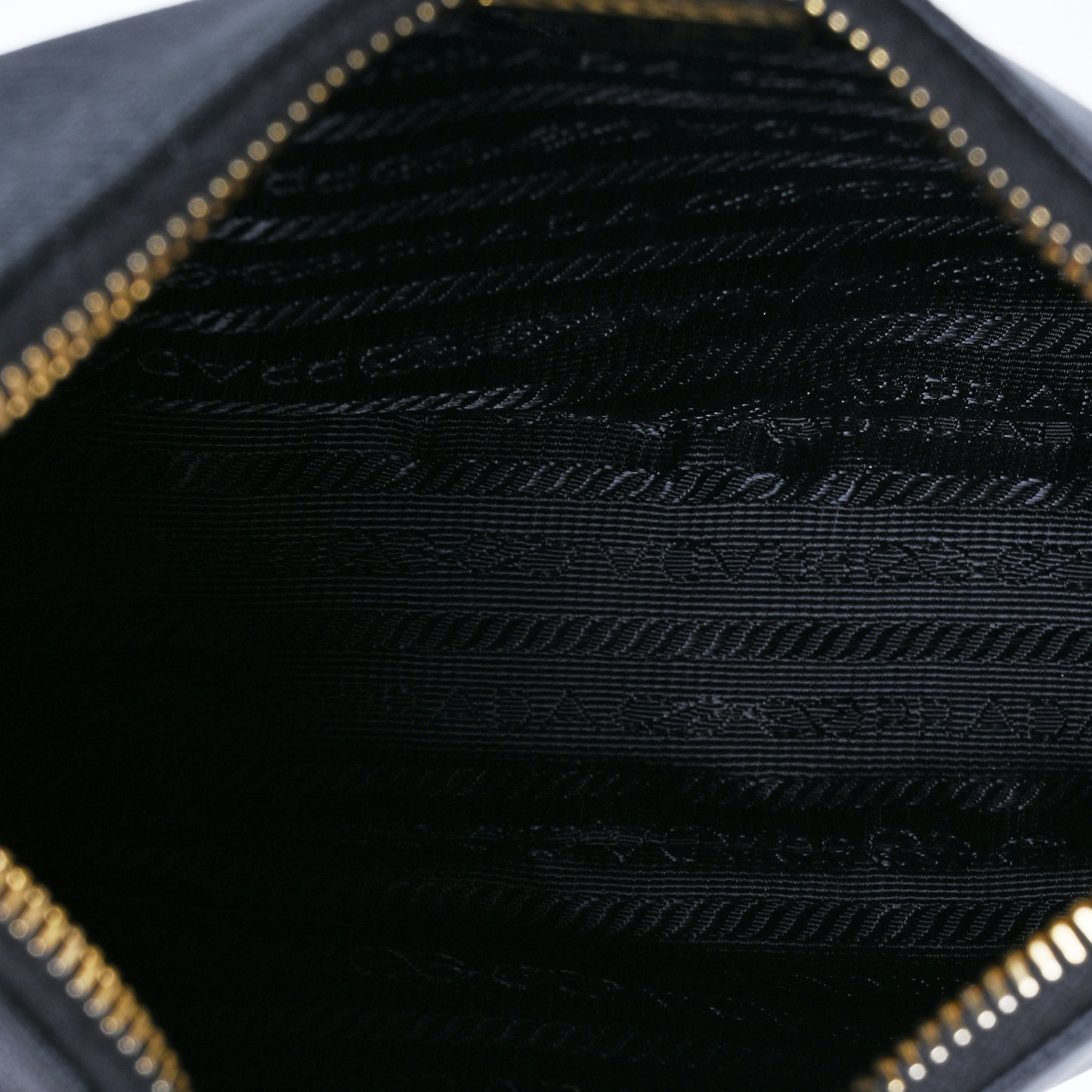 Saffiano Lux Re-Edition 2005 Shoulder Bag Black