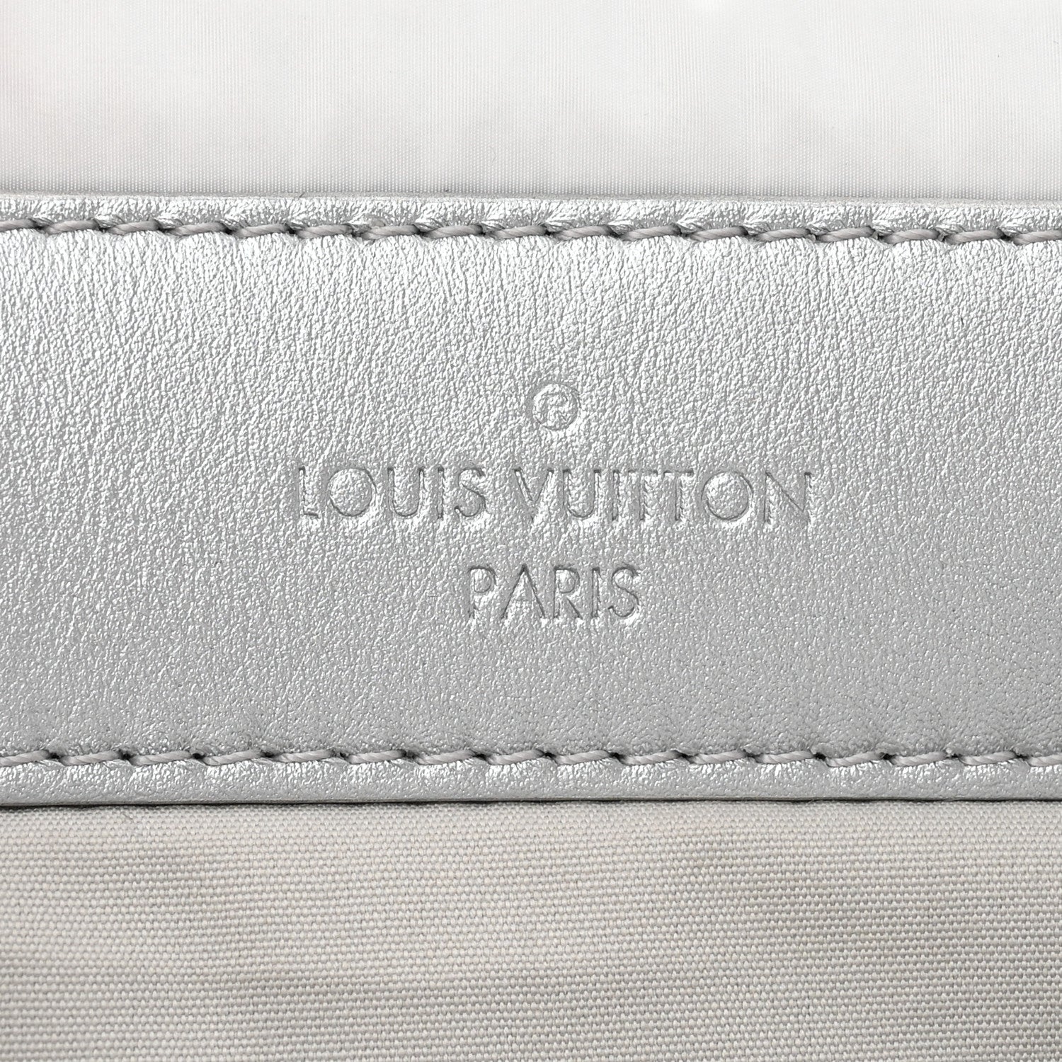 Louis Vuitton Nylon Monogram Gradient LV Snow Onthego MM MM Frost 6 of 9