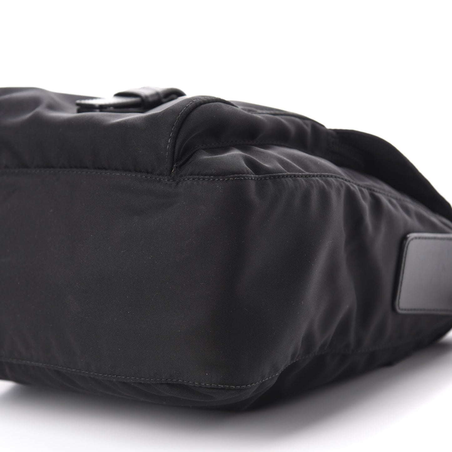 Nylon Vela Messenger Black