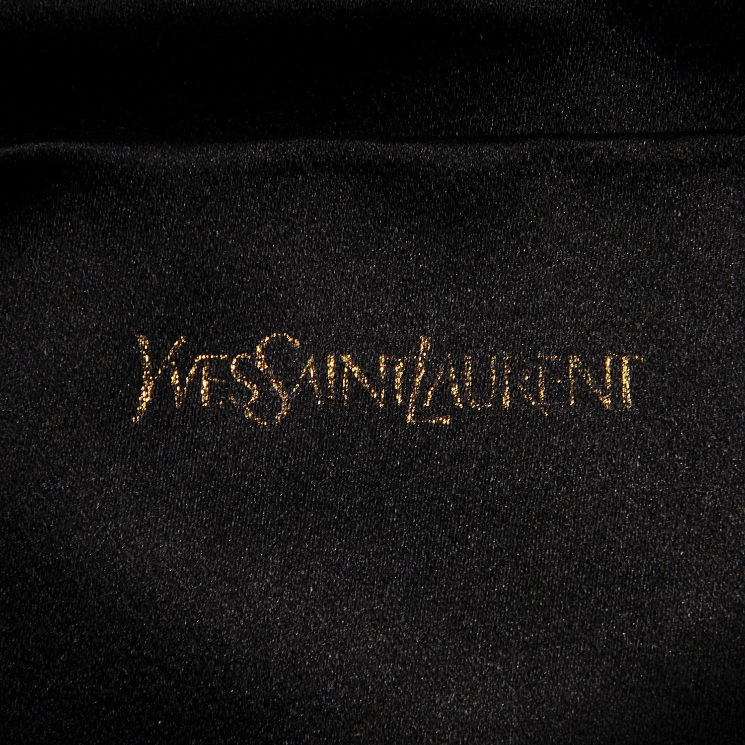Saint Laurent Textured Patent Monogram Large Belle De Jour Clutch Black 6 of 7