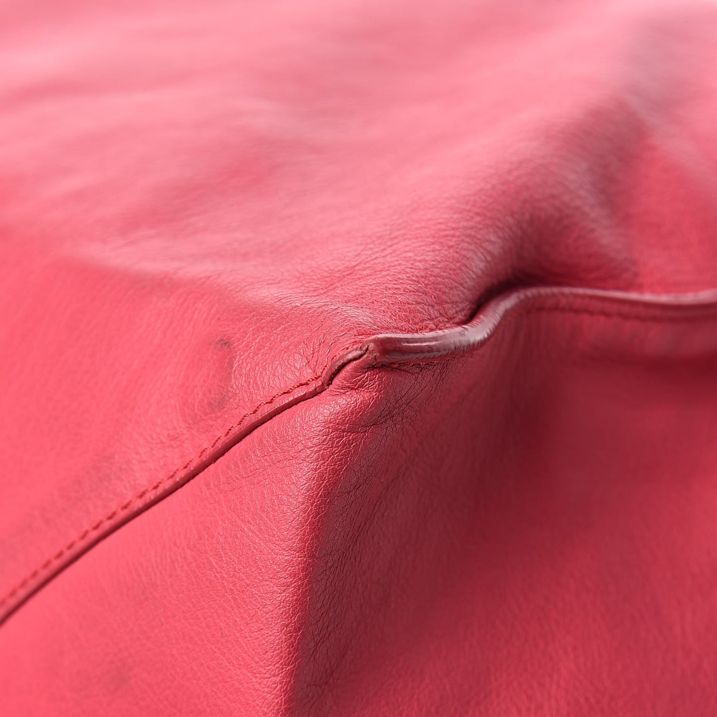 Veau Papier A4 Zip Around Tote Rouge Grenade