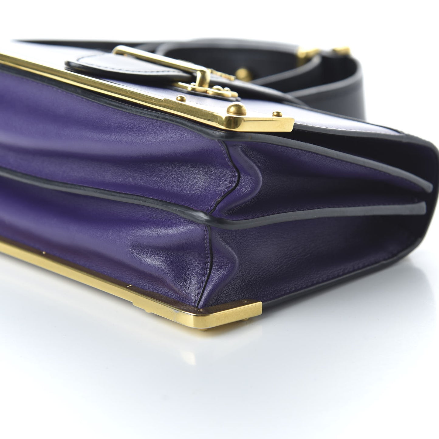 City Calf Saffiano Cahier Bag Viola Black