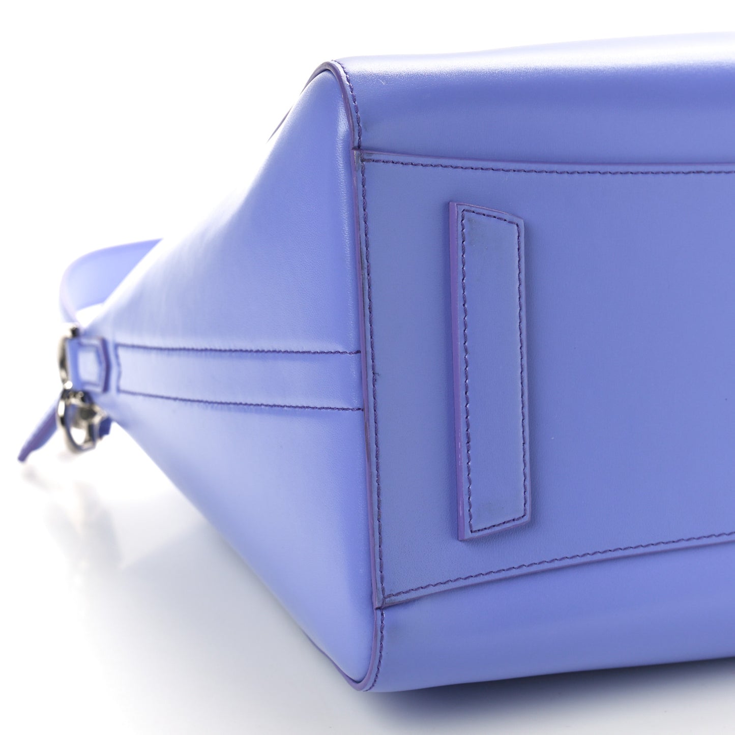 Shiny Lord Calfskin Medium Antigona Lilac