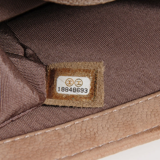 Iridescent Caviar Medium Boy Flap Beige