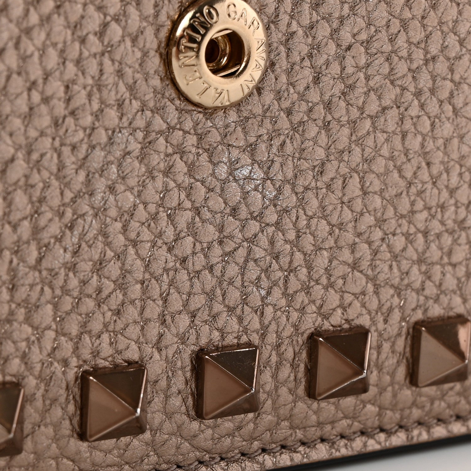 Valentino Garavani Metallic Pebbled Calfskin Rockstud Phone Case With Chain Sasso 12 of 12