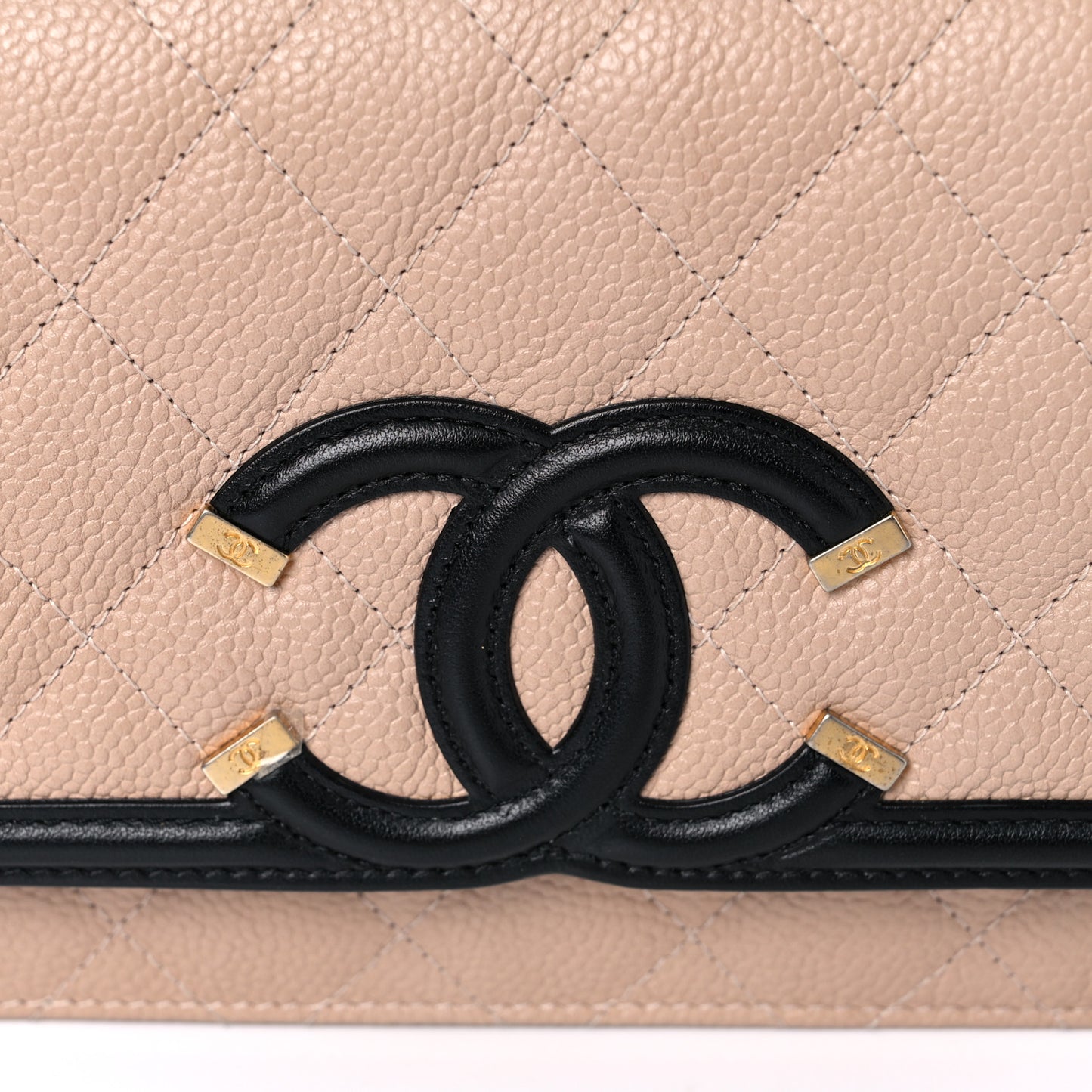 Caviar Quilted CC Filigree Wallet On Chain WOC Beige Black