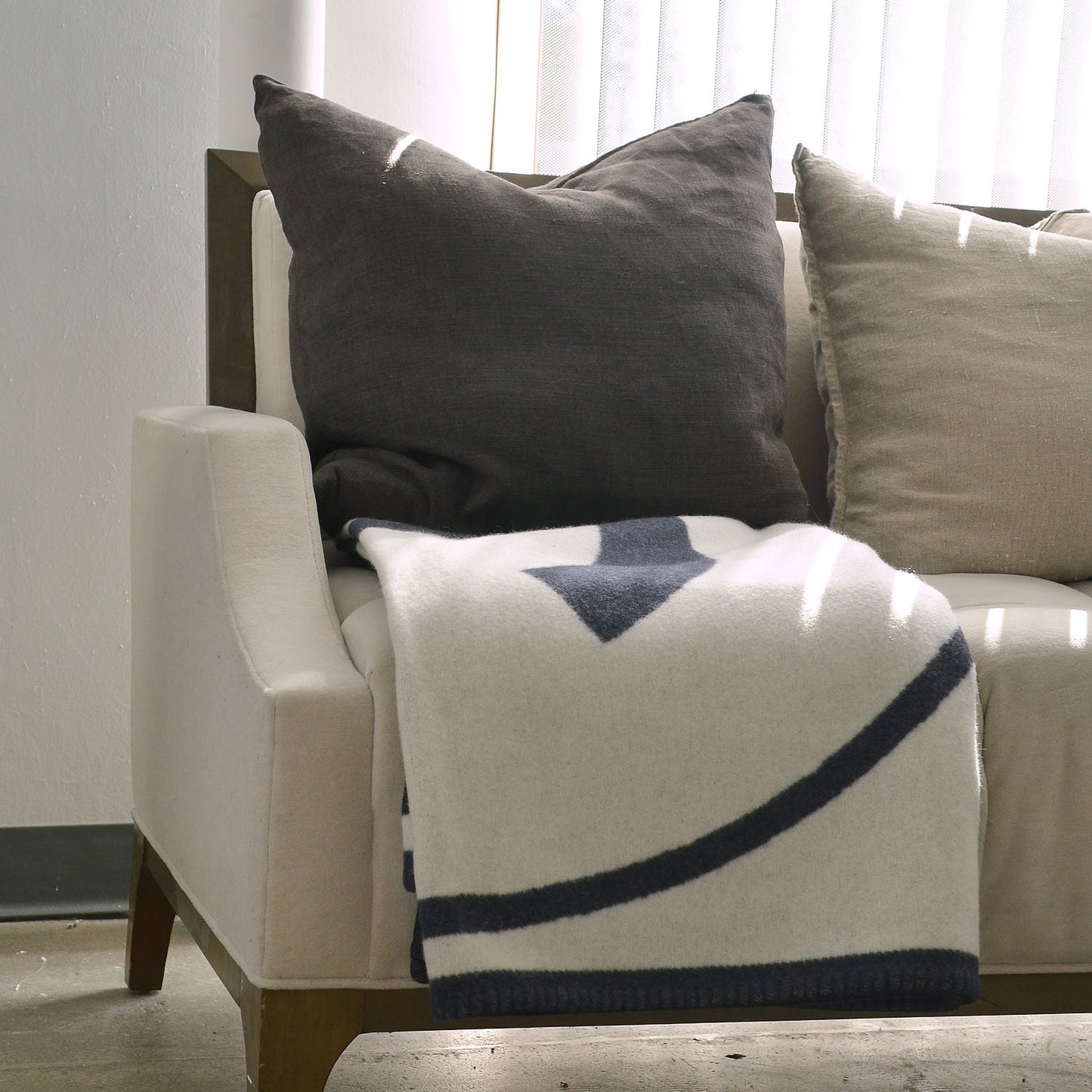 Merino Wool Cashmere CC Throw Blanket Navy White