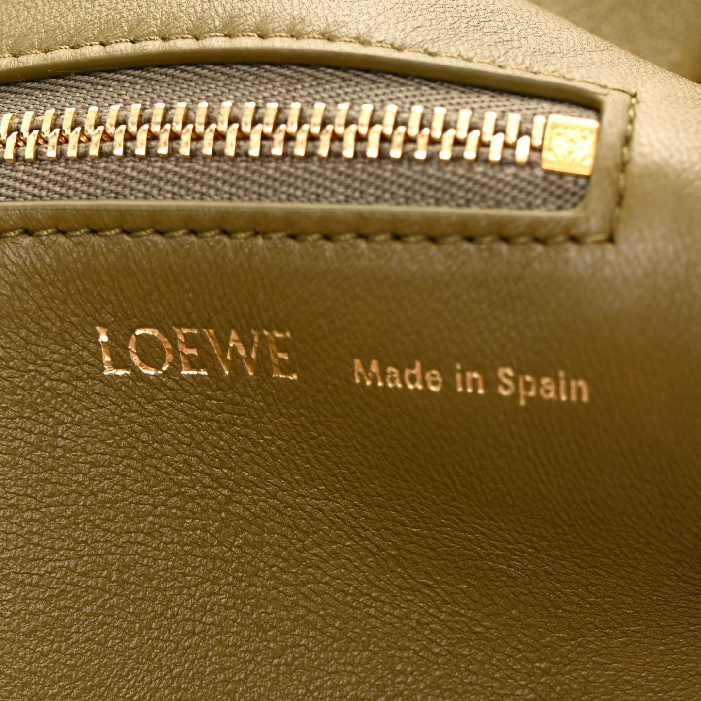 Nappa Medium Squeeze Bag Olive