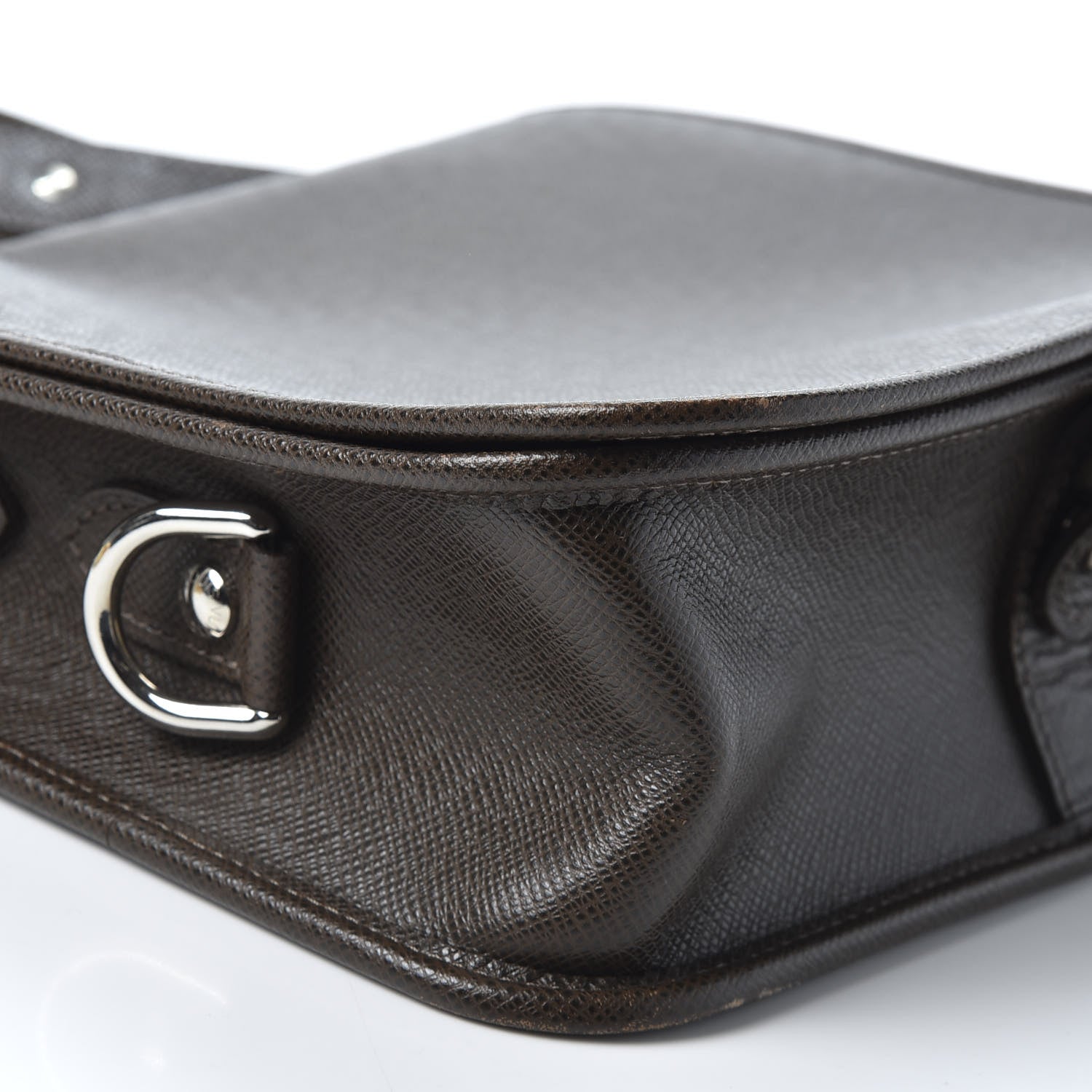 Louis Vuitton Taiga Andrei Messenger Bag Grizzli 5 of 11