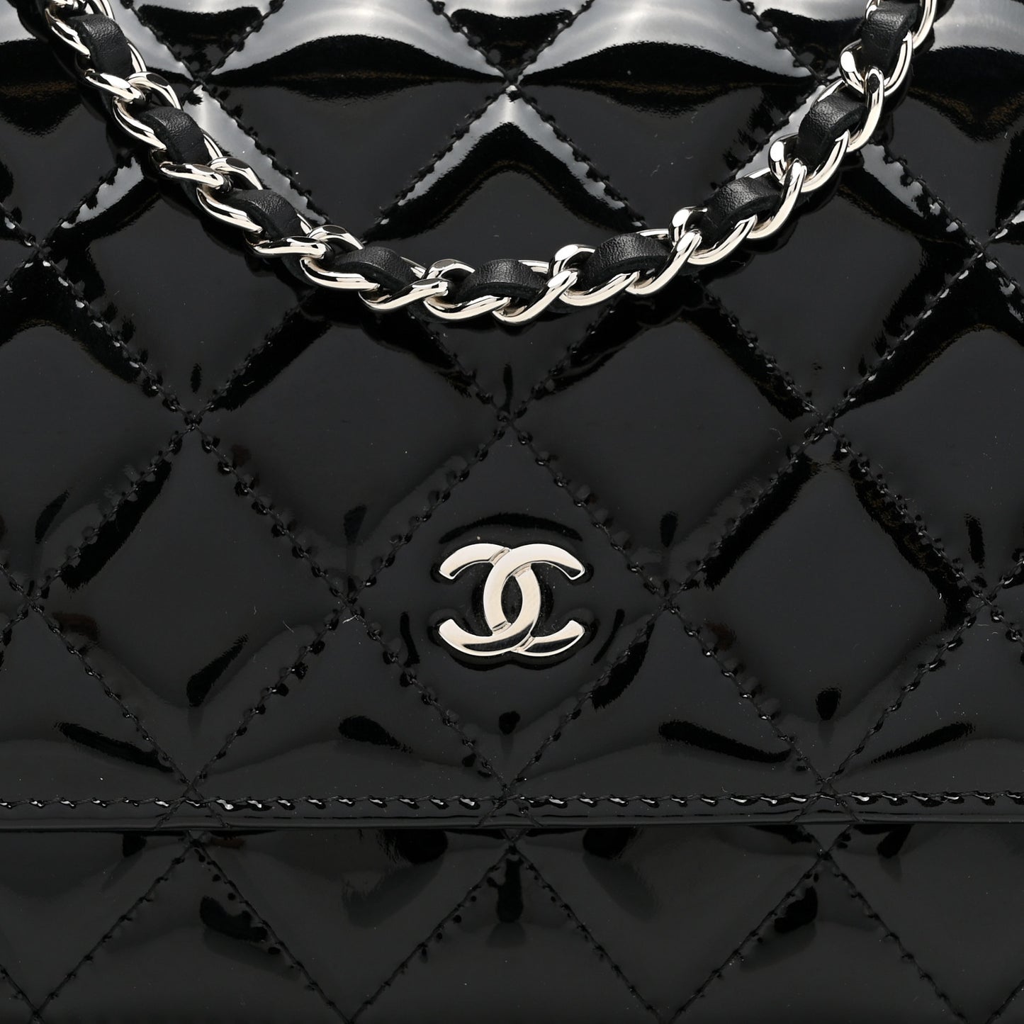Patent Quilted Wallet On Chain WOC Black
