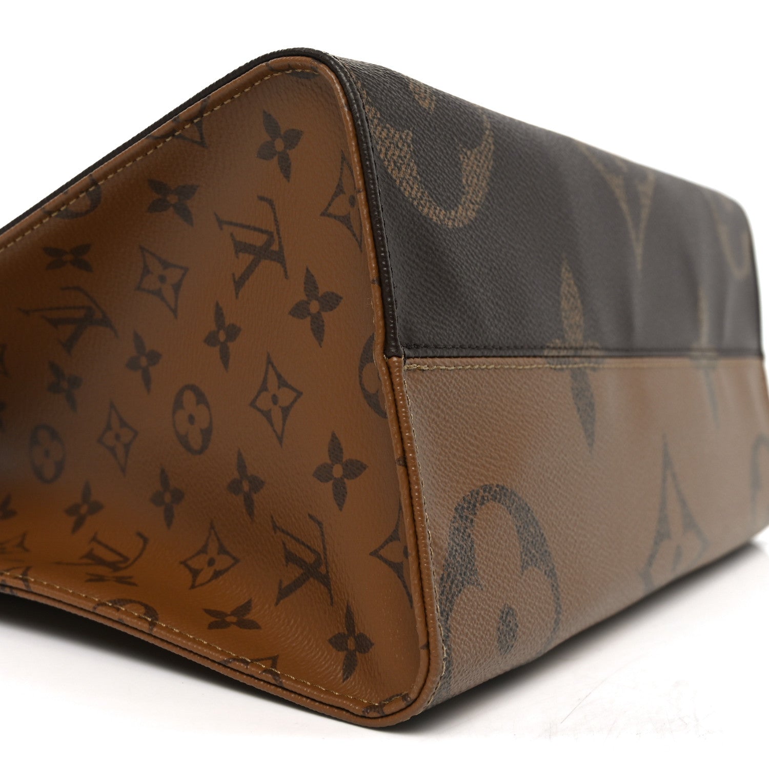 Louis Vuitton Reverse Monogram Giant Onthego MM 8 of 9