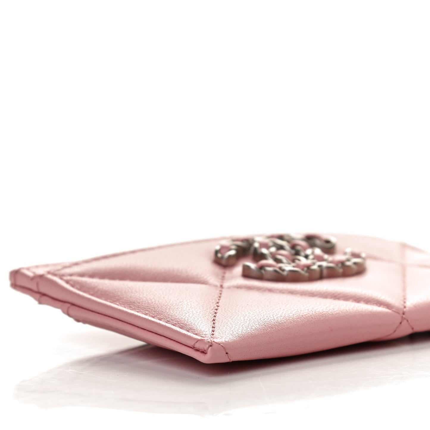 Lambskin Quilted Chanel 19 Card Holder Light Pink