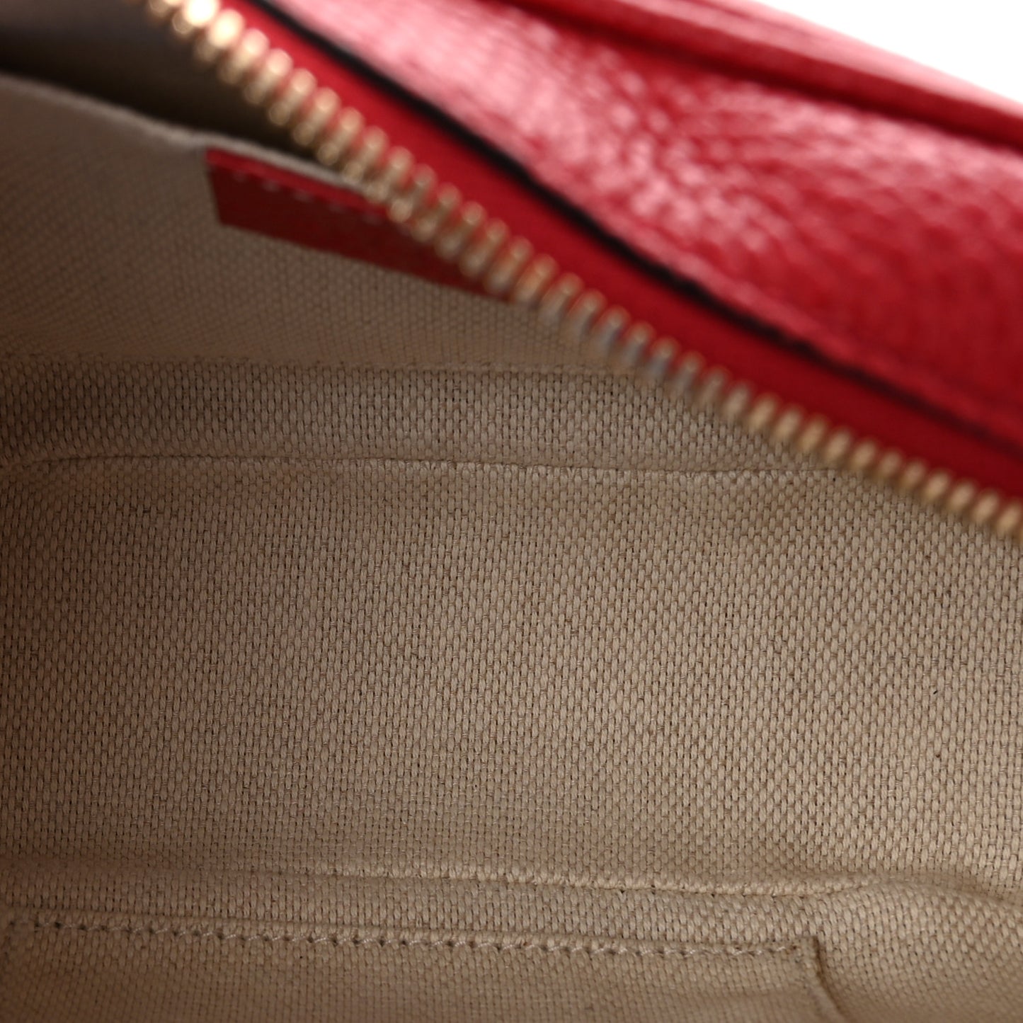 Pebbled Calfskin Small Soho Disco Bag Vibrant Red