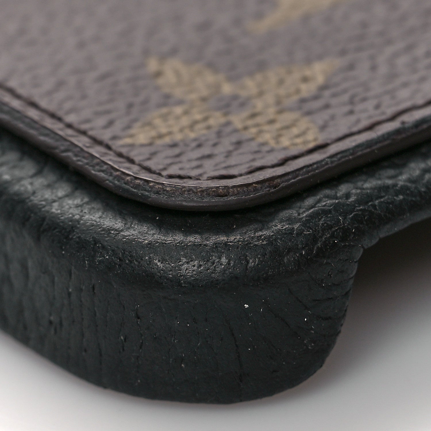 Louis Vuitton Monogram iPhone 13 Pro Bumper 7 of 10