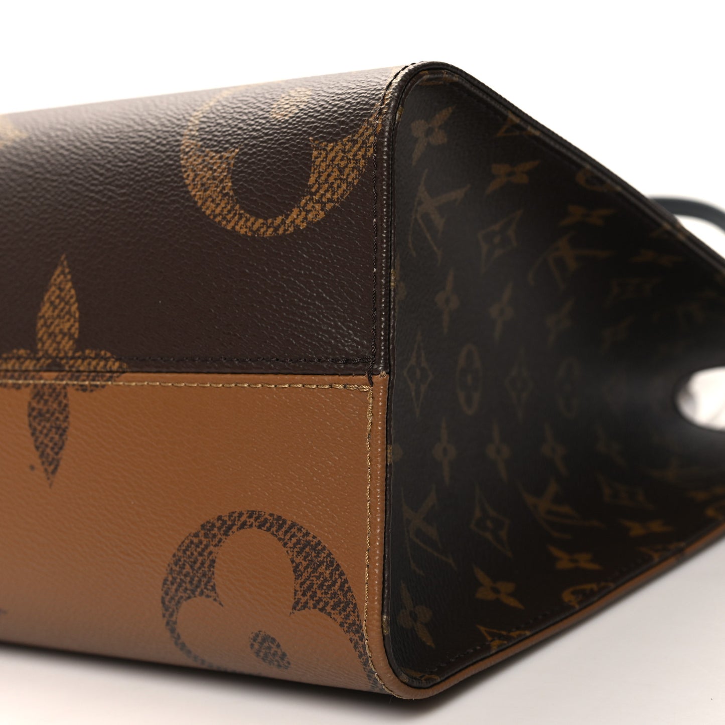 Reverse Monogram Giant Onthego MM