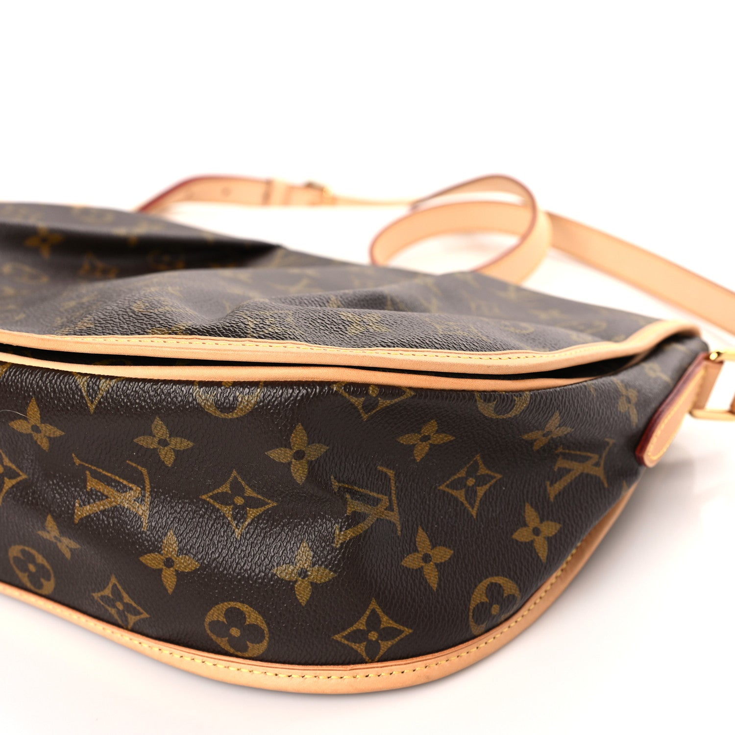 Louis Vuitton Monogram Menilmontant MM 8 of 8