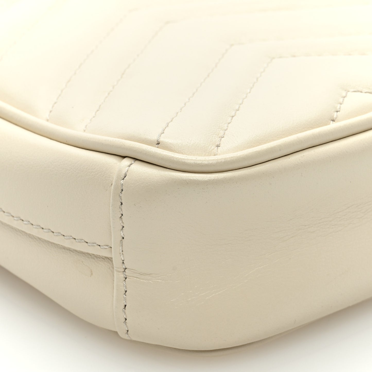 Calfskin Matelasse Mini GG Marmont Crossbody Bag White