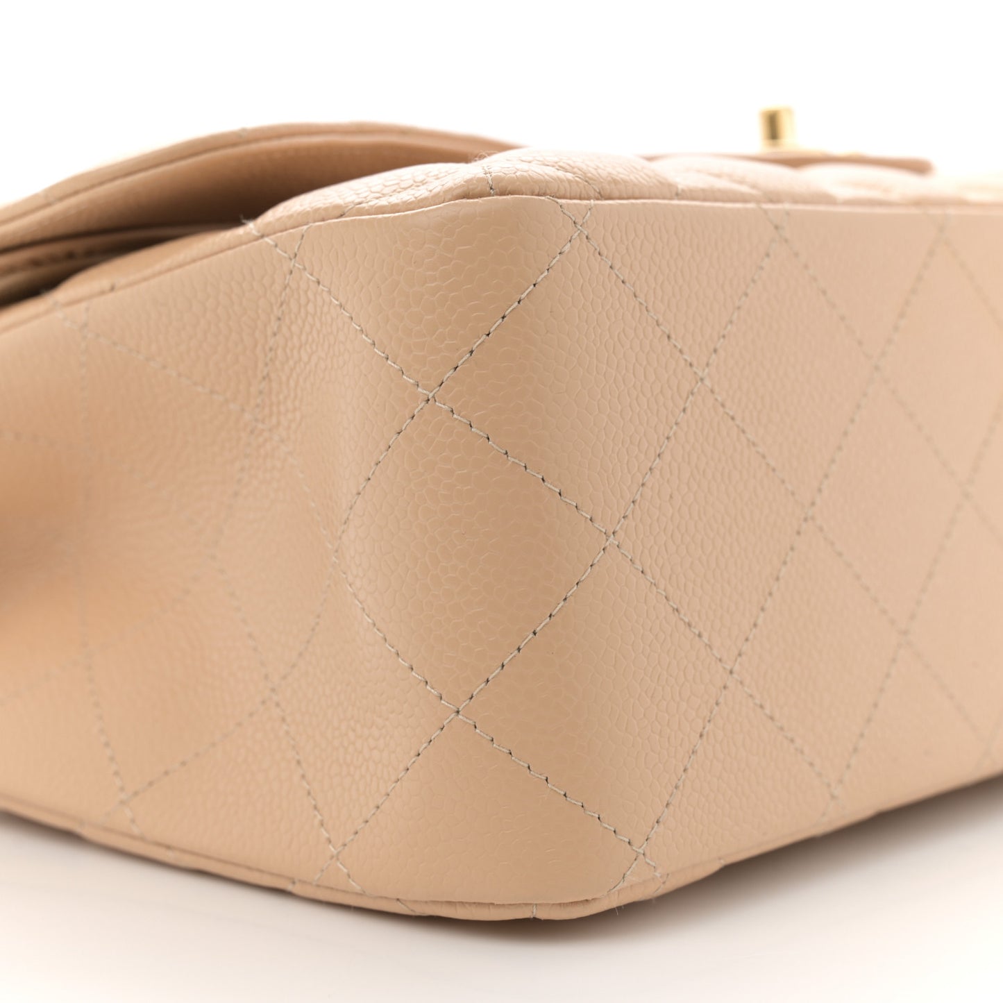 Caviar Quilted Jumbo Double Flap Beige Clair