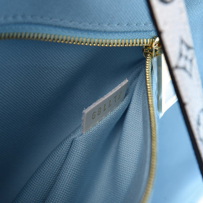 Louis Vuitton Monogram Giant Hawaii Onthego Blue 8 of 10