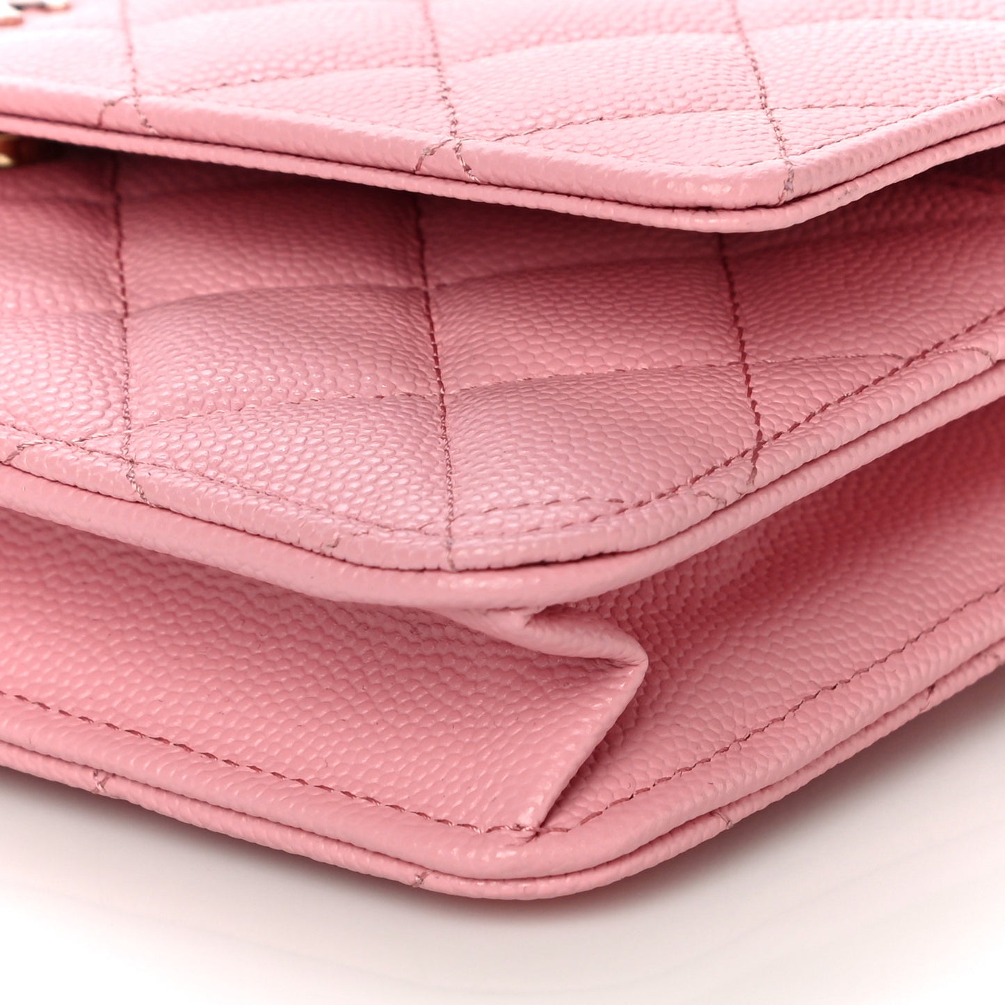 Caviar Quilted Wallet on Chain WOC Light Pink
