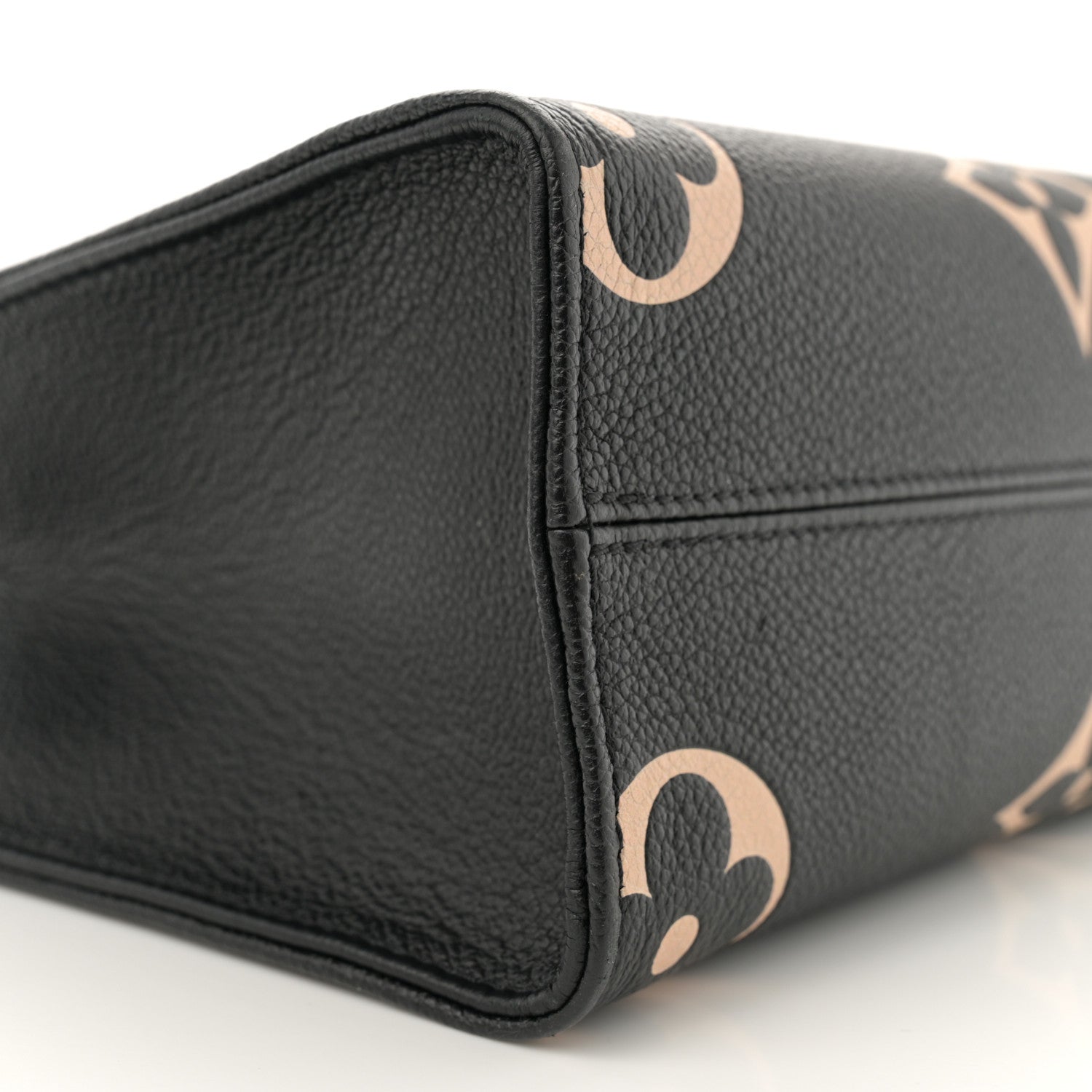 Louis Vuitton Empreinte Monogram Giant Onthego PM Black Beige 8 of 9