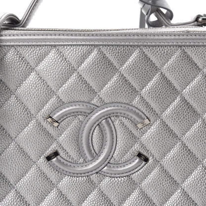 Chanel Metallic Caviar Quilted Large CC Filigree Vanity Case Silver 11 of 11