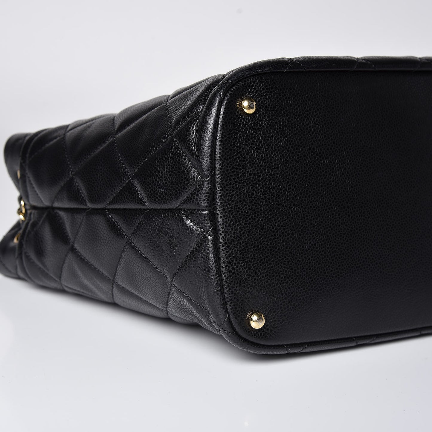 Caviar Quilted CC Timeless Soft Tote Black