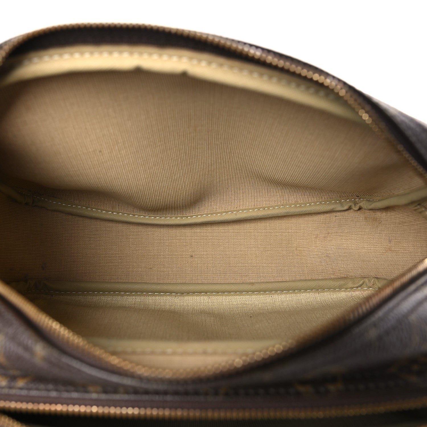 Louis Vuitton Monogram Reporter PM 6 of 9