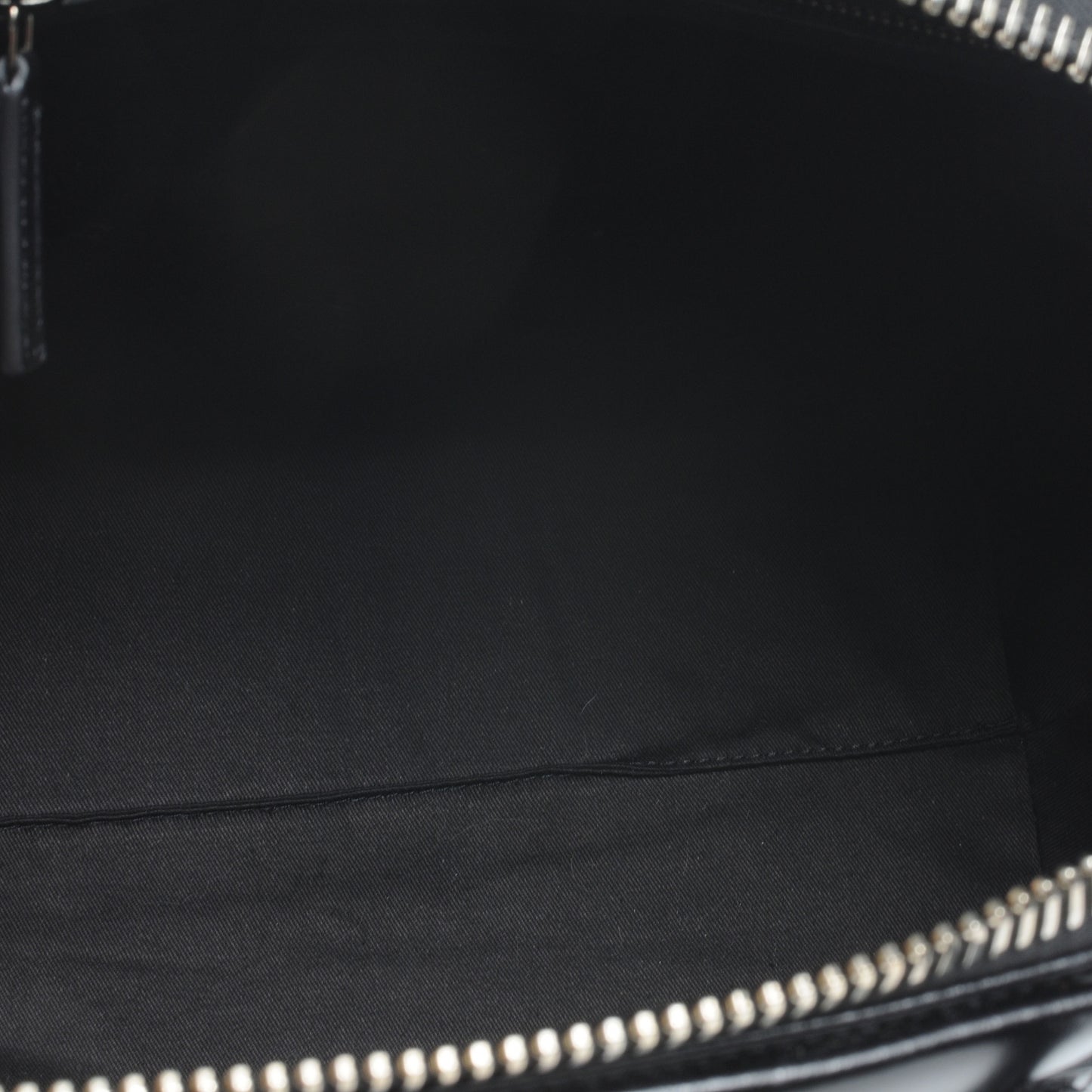 Shiny Lord Calfskin Medium Antigona Black