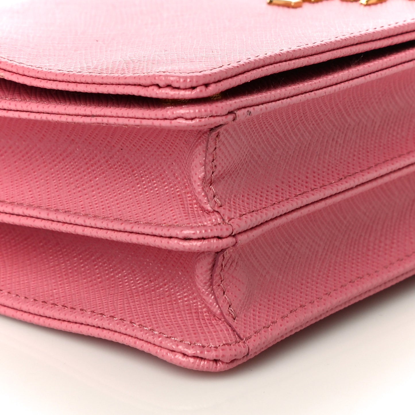 Saffiano Lux Chain Wallet Petalo