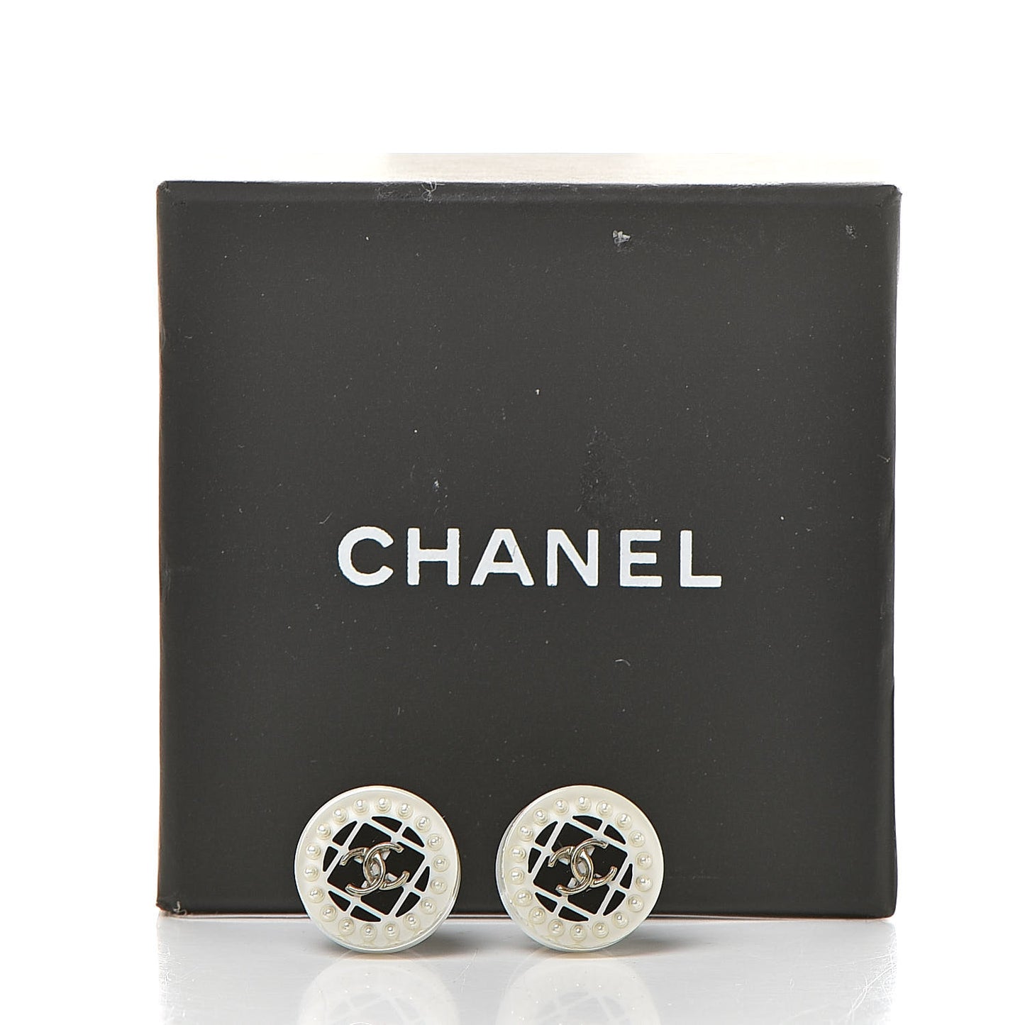 Resin Pearl CC Earrings White Black