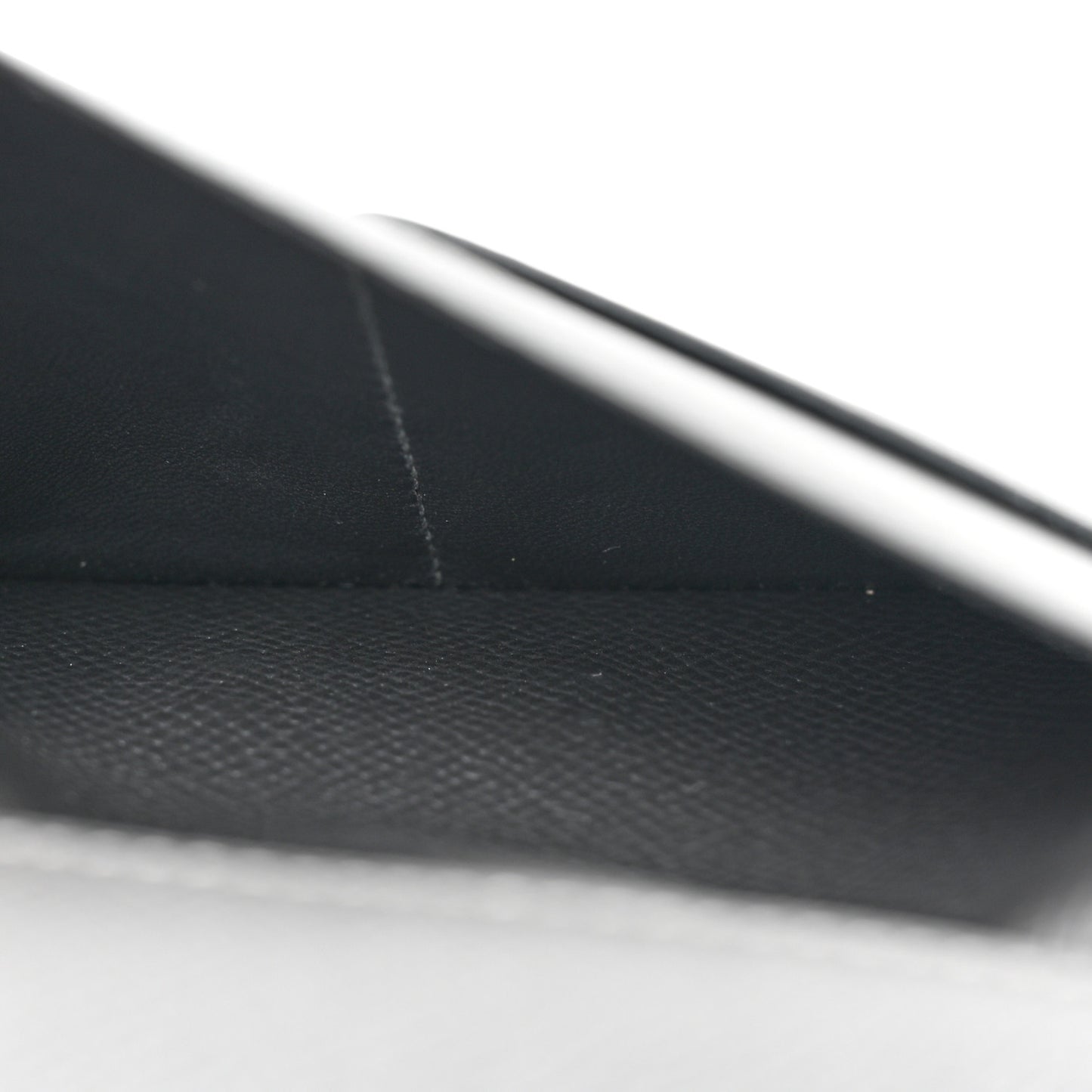 Courchevel Kelly Compact Wallet Graphite
