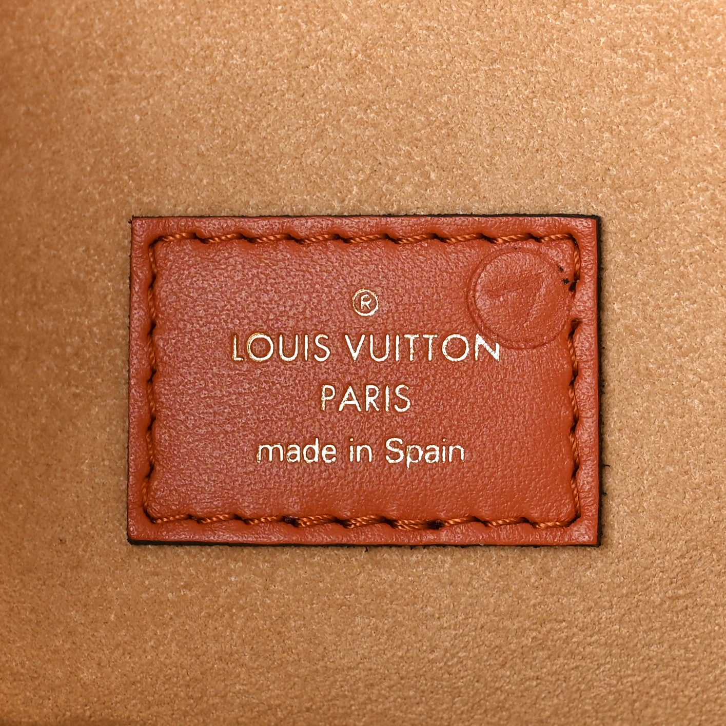 Louis Vuitton Calfskin Monogram Tufting On My Side Galet 6 of 8