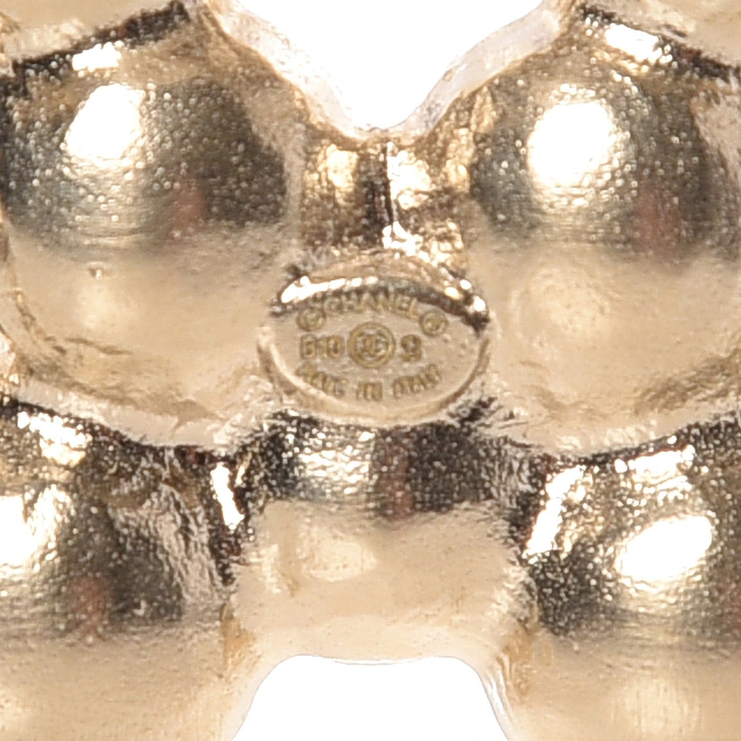 Pearl CC Brooch Gold
