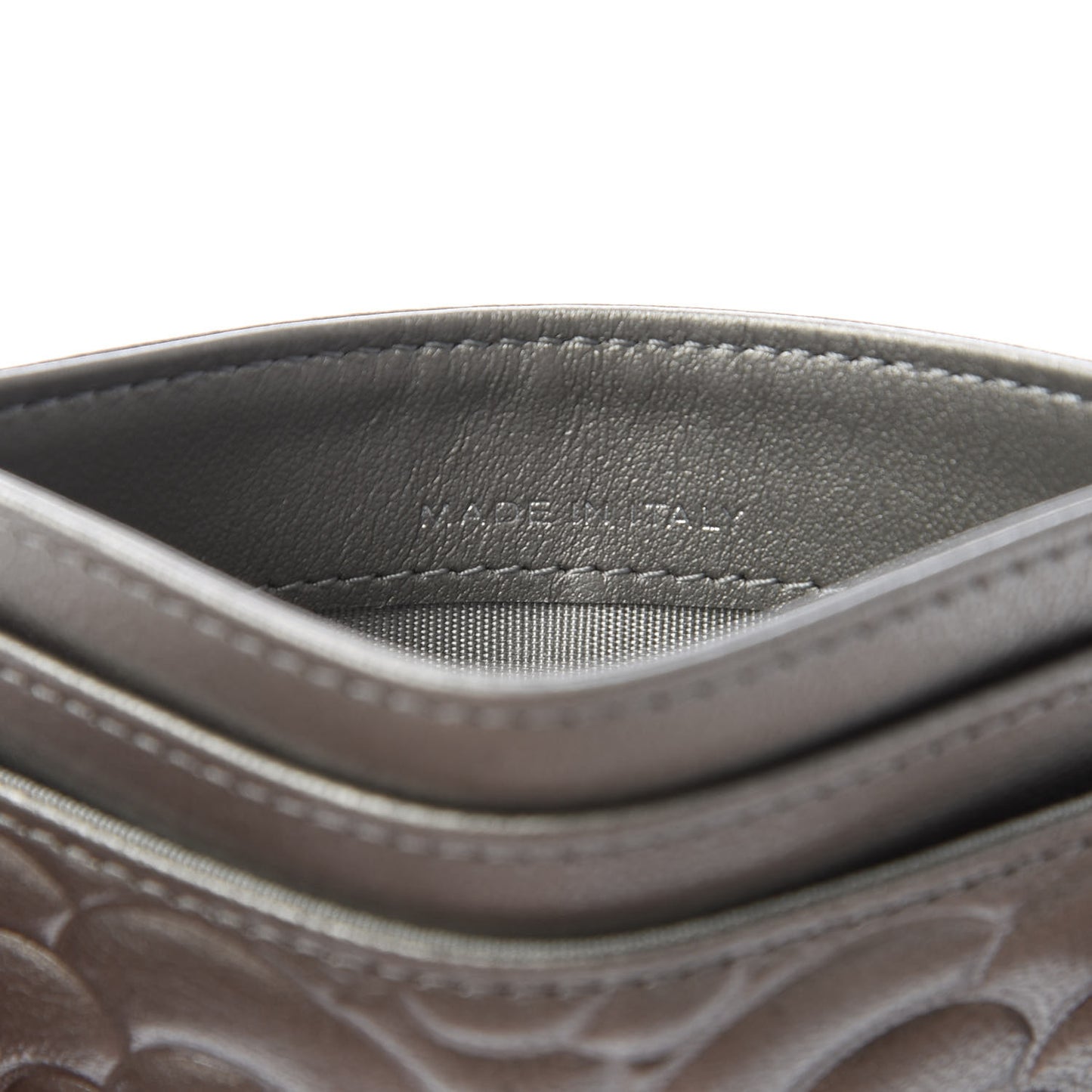 Goatskin Camellia Embossed Card Holder Grey