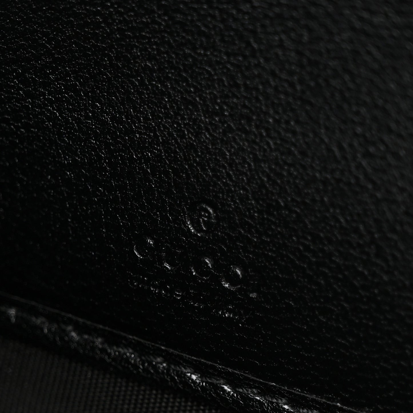 Calfskin Matelasse Monochrome GG Marmont Zip Around Wallet Black