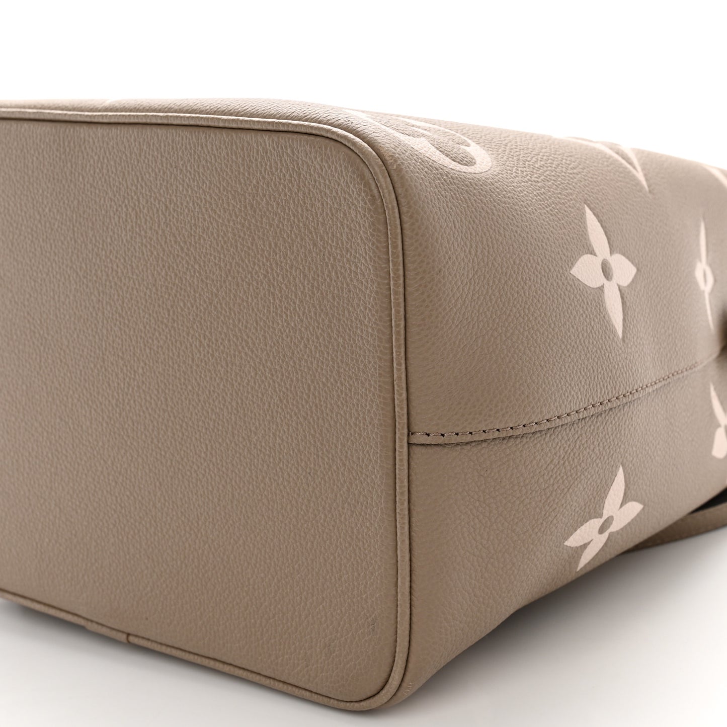 Empreinte Monogram Giant Neonoe MM Tourterelle Creme