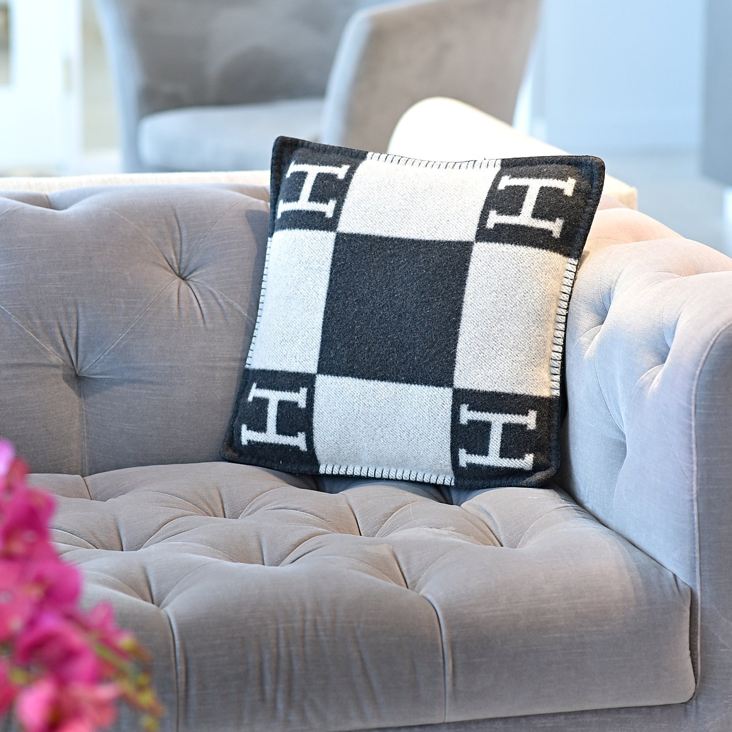 Wool Cashmere Avalon Pillow PM Ecru Gris Fonce