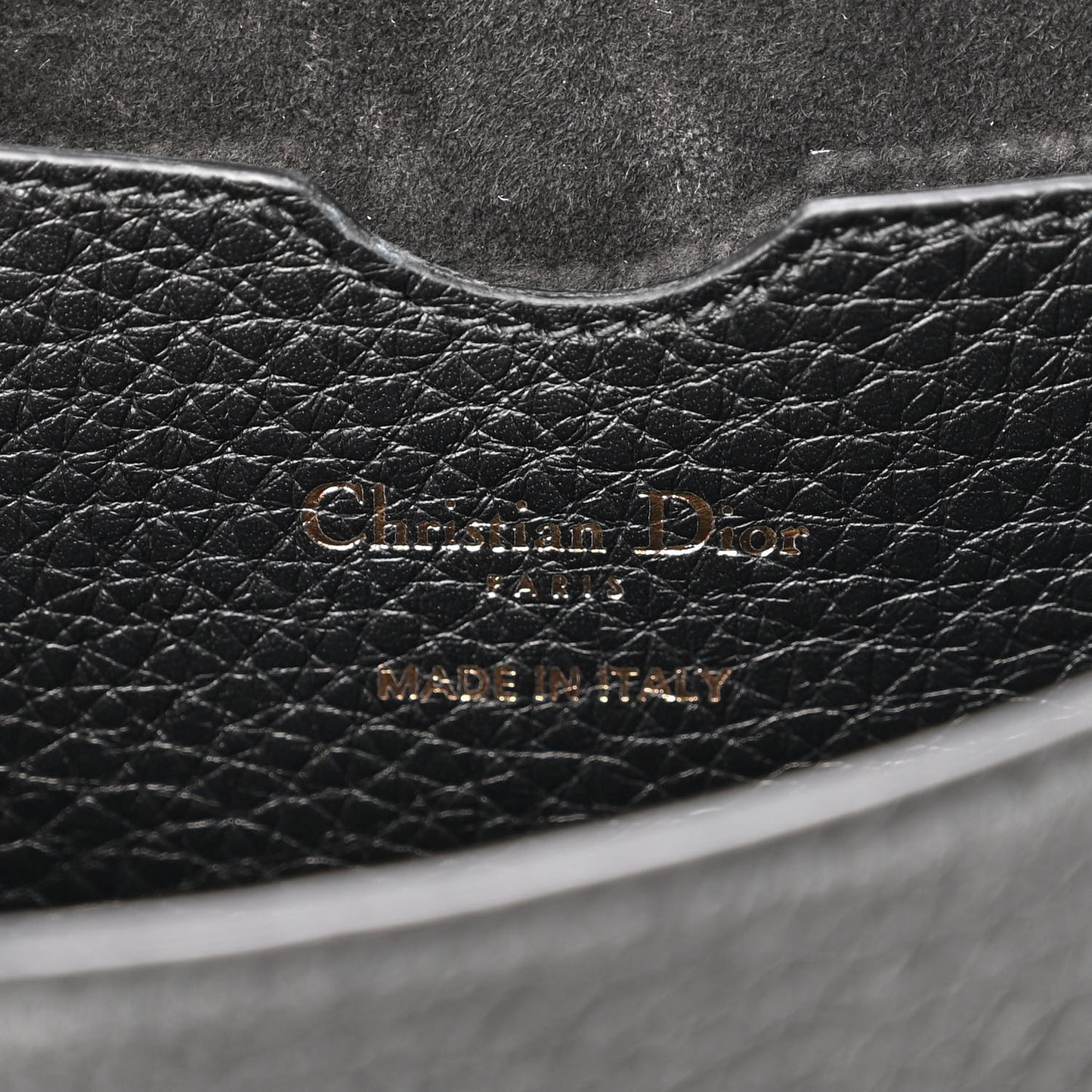 Grained Calfskin Large Bobby Flap Black