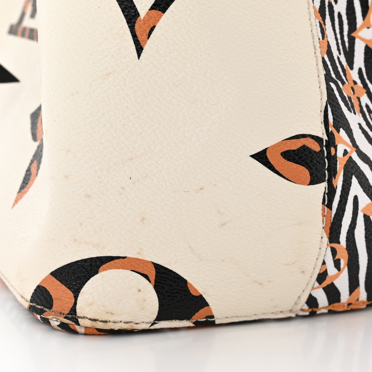 Louis Vuitton Monogram Giant Jungle NéoNoé Ivory 13 of 13