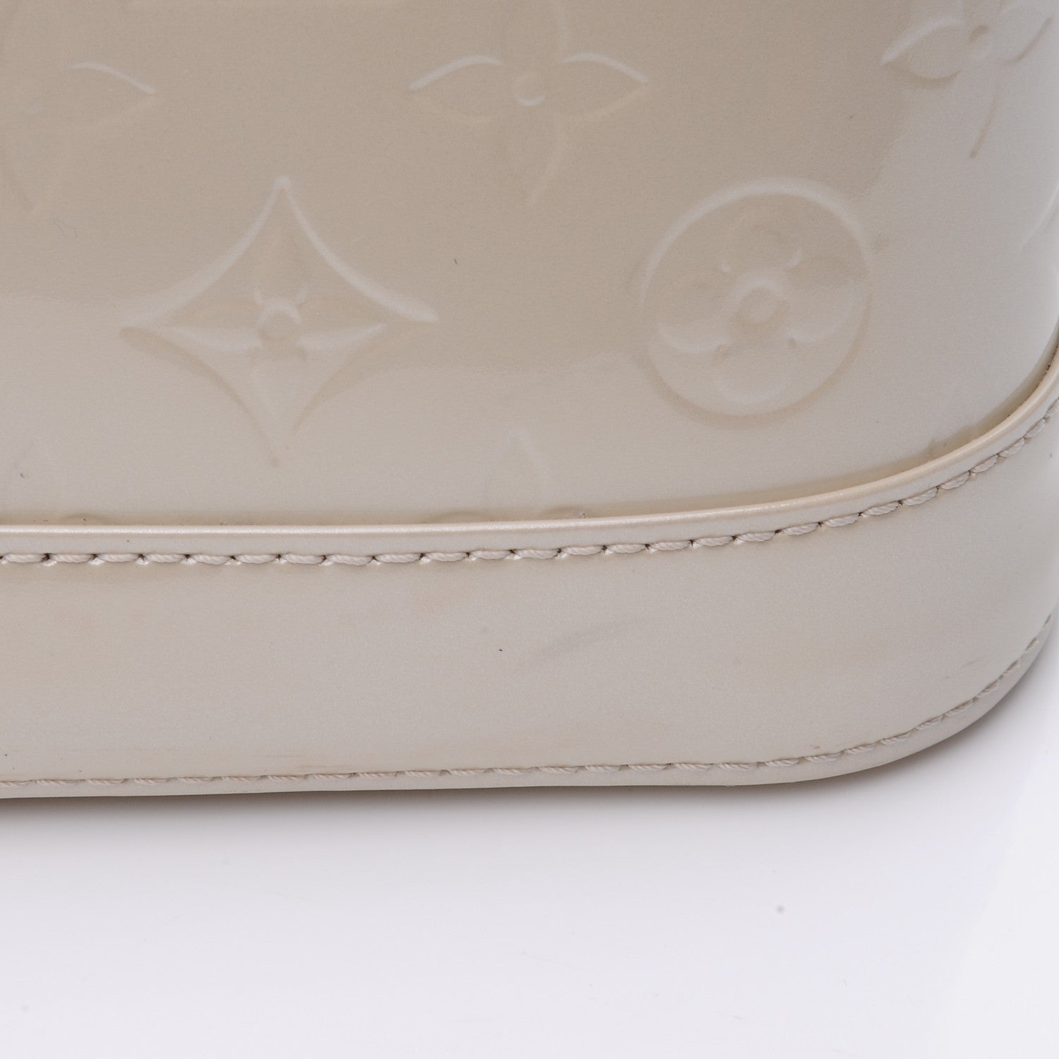 Louis Vuitton Vernis Alma PM Blanc Corail 11 of 12