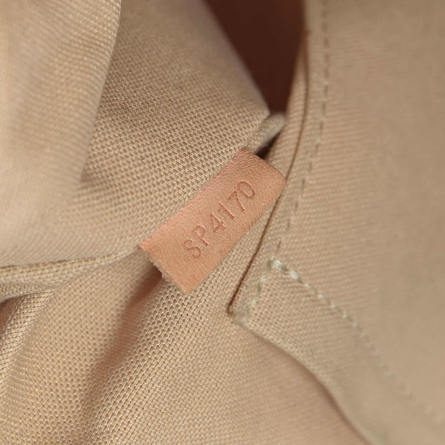 Louis Vuitton Damier Azur Siracusa GM 7 of 20