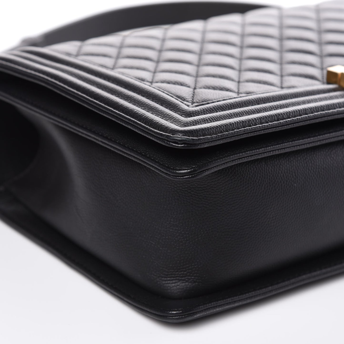 Caviar Quilted New Medium Boy Flap Black
